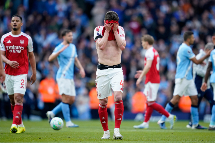 괴로워하는 아스널 선수들. 연합뉴스