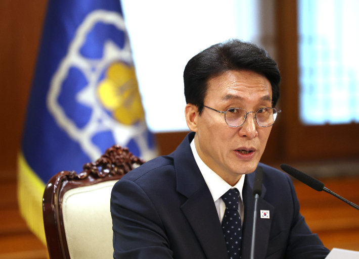 비상경제본부회의서 발언하는 김민석 총리. 연합뉴스