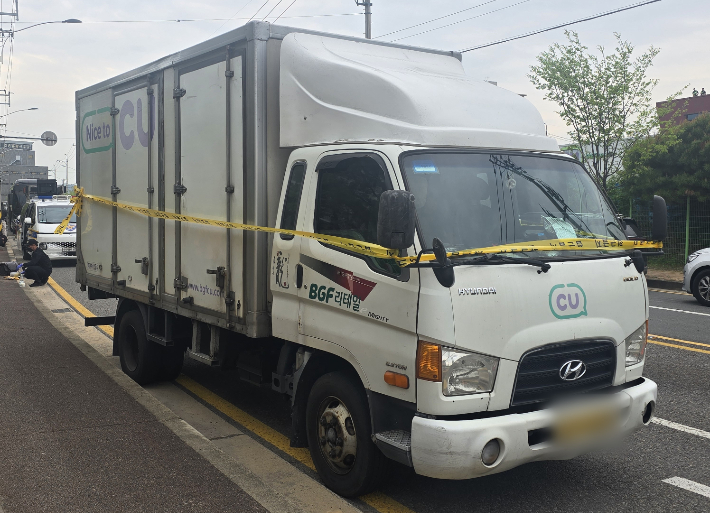 20일 오전 10시 32분쯤 경남 진주시 정촌면 예하리 한 집회 현장에서 2.5t 화물차가 집회 참가자와 추돌하는 사고가 발생했다. 경찰과 소방에 따르면 이 사고로 50대 조합원 1명이 숨지고 1명이 중상, 1명이 경상을 입은 것으로 확인됐다. 연합뉴스