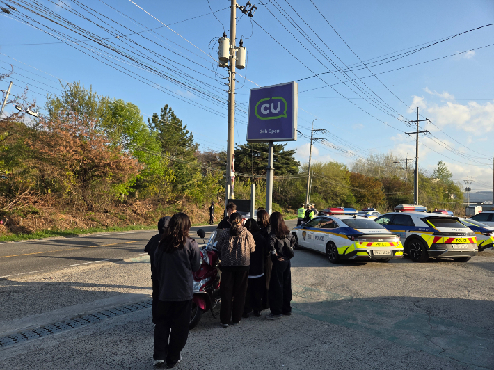 경주시가 외동읍 일원에서 경주경찰서, 울산출입국 외국인사무소 등 유관기관과 함께 무등록 이륜자동차 불법 운행 합동단속을 실시했다. 경주시 제공