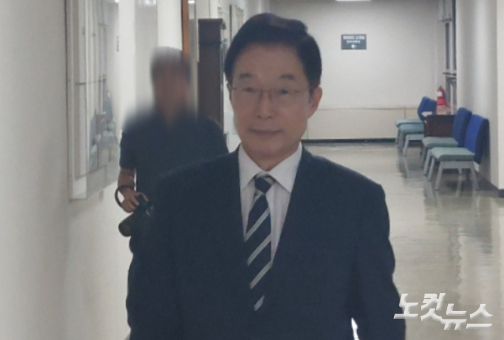 법원에 출두하고 있는 임종식 경북도교육감. 김대기 기자