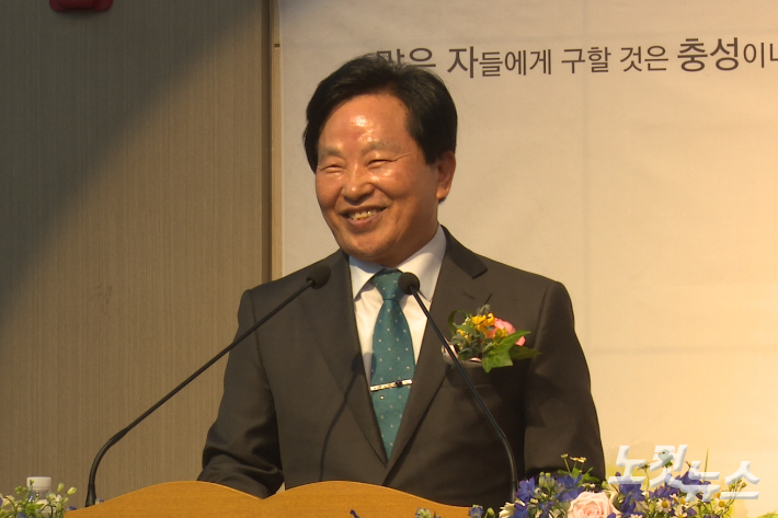 김호집 목사가 감사의 인사를 하고 있다. 충북CBS