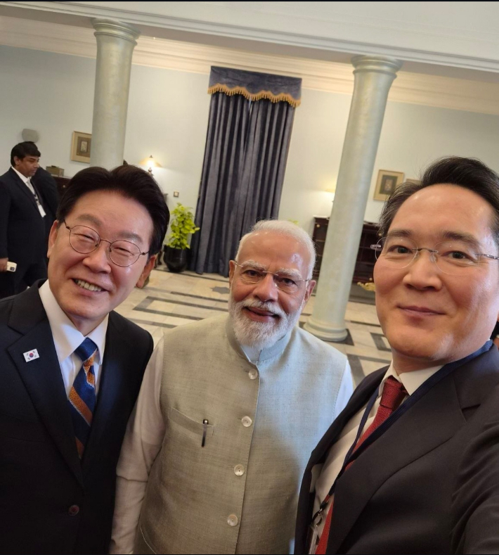 이재명 대통령과 나렌드라 모디 총리, 이재용 삼성전자 회장. 삼성전자 뉴스룸 인스타그램 캡처