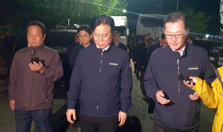 화물연대 집회 현장 찾은 노동부 장관. 연합뉴스