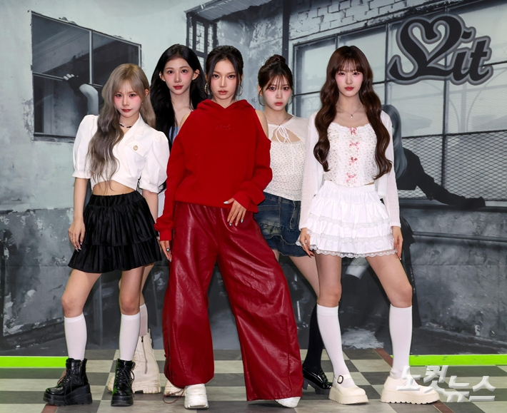 지난 16일 오후, 서울 광진구의 연습실에서 만난 신인 걸그룹 에스투잇. 박종민 기자