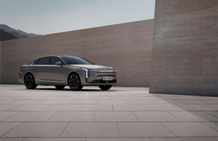 기아 'The 2027 K8'. 기아 제공