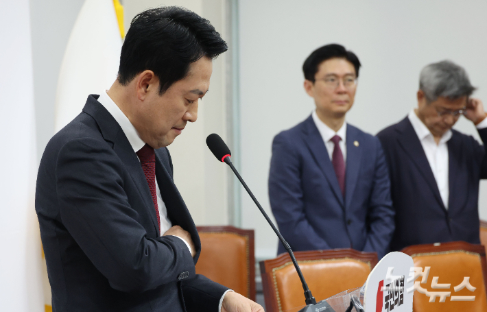 8박 10일간의 미국 방문을 마친 국민의힘 장동혁 대표가 20일 국회에서 기자회견을 갖고 있다. 황진환 기자