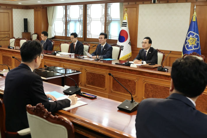 21일 정부서울청사에서 김민석 국무총리 주재로 전남광주통합특별시 출범 준비상황 점검회의가 열렸다. 전라남도 제공