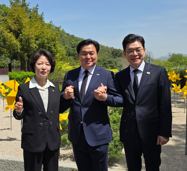 왼쪽부터 민주당 추미애 경기도지사 후보, 임병택 시흥시장 후보, 정원오 서울시장 후보. 독자 제공