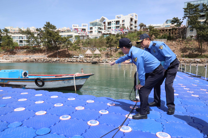여수해경이 2026 여수세계섬박람회 현장을 점검하고 있다. 여수해경 제공