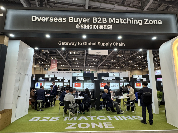 한수원이 부산 벡스코에서 열리는 '국제원자력산업전'에서 해외 원전기업들을 초청해 '해외바이어 초청 통합관'을 운영한다. 한수원 제공