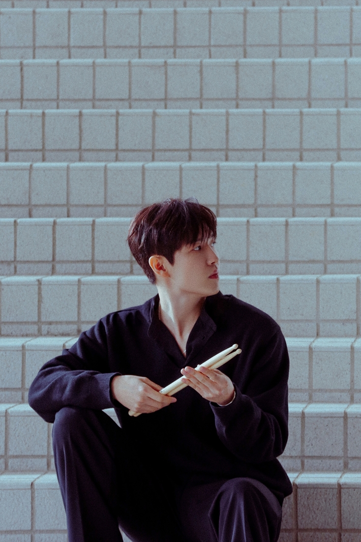 가수 김재환. 웨이크원 제공