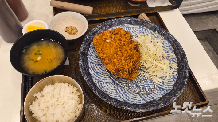 '거지맵' 전국 순위 1위에 등록된 서울 서대문구 한 식당의 4천 원짜리 기본 메뉴. 김지은 기자