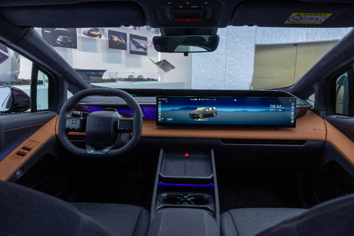 2026 베이징 국제 모터쇼 현대차 부스에 전시된 아이오닉 V 내장. 현대차 제공
