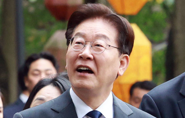 "씬 짜오!" 이재명 대통령 부부 베트남서도 시민 깜짝 만남…'쉴 틈 없는 경호원'[노컷브이]