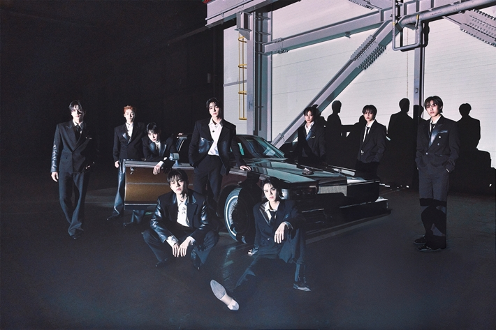 그룹 더보이즈. 원헌드레드 제공