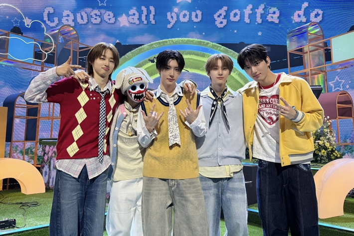 지난 4월 8일 데뷔한 신인 밴드 하츠웨이브. 카카오엔터테인먼트 제공