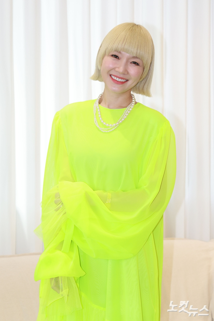 자두는 솔로 미니앨범으로는 14년 만에 새 앨범을 냈다. 류영주 기자