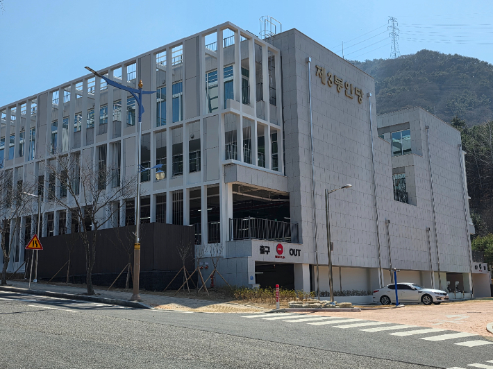 창원시립상복공원 제3봉안당. 창원시설공단 제공