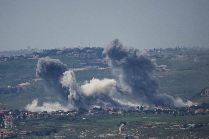 레바논 남부 지역이 이스라엘군의 공습을 받고 있는 모습. 연합뉴스