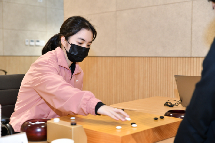 '천태산배' 국내선발전을 통과한 스미레 6단. 한국기원 제공