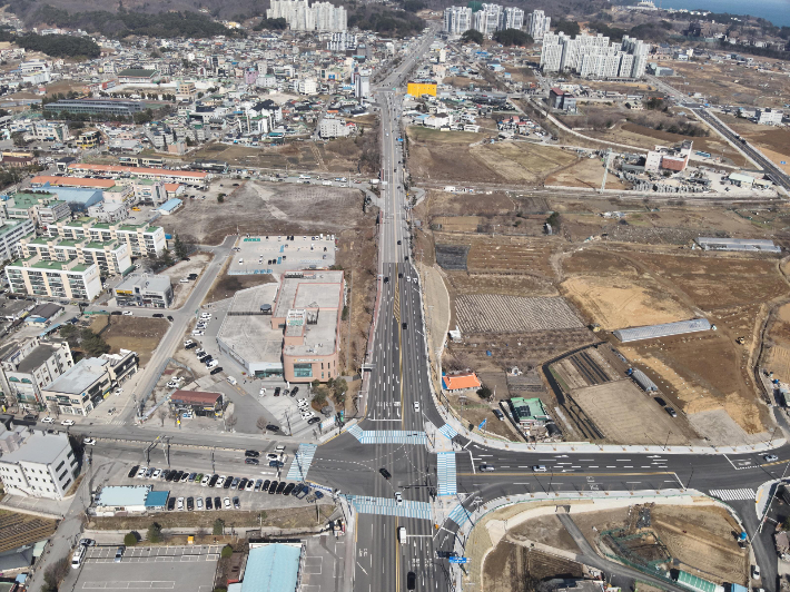 국도7호선 나안사거리 확장 공사. 동해시 제공