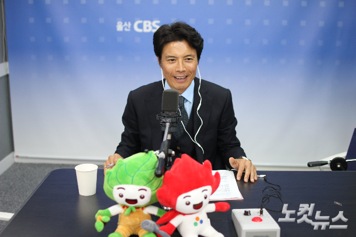 정재화 울산쇠부리축제추진위원회 사무국장은 4월 21일 CBS라디오 <부울경투데이>에 출연해 제22회 울산쇠부리축제에 대해 소개하고 있다. 반웅규 기자 