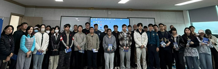 스마트 에듀테크 범죄예방교실 기념촬영. 전남경찰청 제공