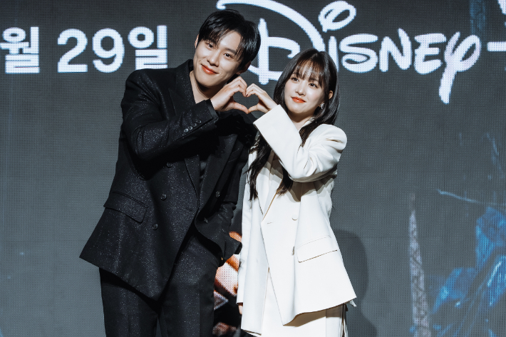 배우 김성철, 박보영. 월트디즈니컴퍼니 코리아 제공