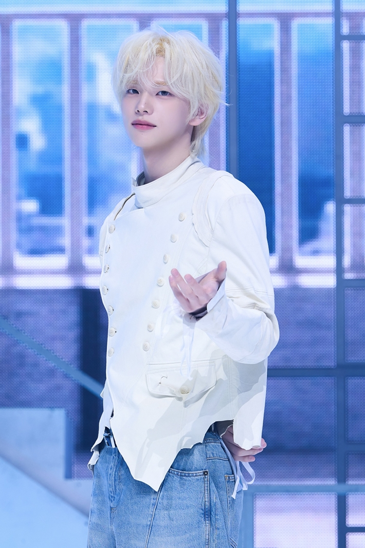 투어스 신유. 플레디스 엔터테인먼트 제공