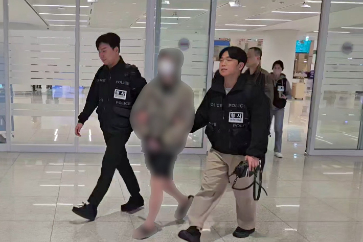 피의자 송환 모습. 충남경찰청 제공