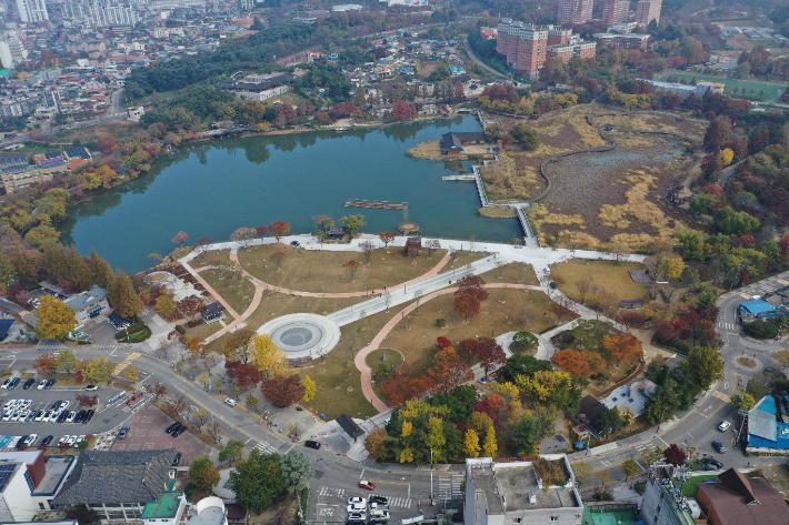 전주 덕진공원 전경. 전주시 제공