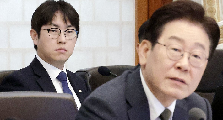 하정우 AI미래기획수석과 이재명 대통령. 연합뉴스