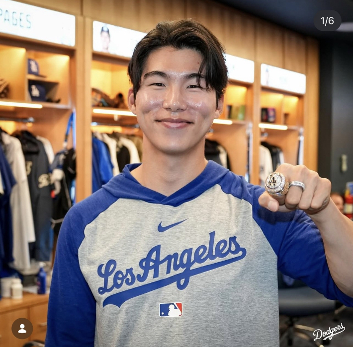 우승 반지 낀 김혜성. 다저스 SNS 캡처