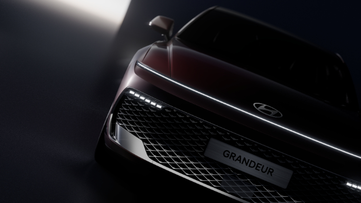 현대자동차가 신차급으로 완전히 탈바꿈한 그랜저의 페이스리프트 모델, '더 뉴 그랜저(The new Grandeur)'의 내·외장 디자인을 28일 공개했다. 현대차 제공
