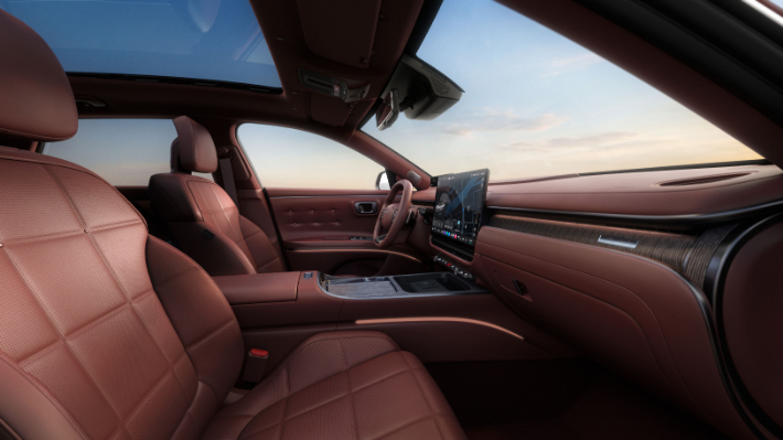 현대자동차가 신차급으로 완전히 탈바꿈한 그랜저의 페이스리프트 모델, '더 뉴 그랜저(The new Grandeur)'의 내·외장 디자인을 28일 공개했다. 현대차 제공