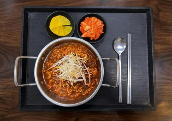 괴산매운고추라면. 한국도로공사 충북본부 제공 