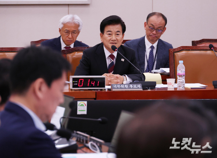 정동영 통일부 장관 후보자가 지난해 7월 14일 오전 국회 외교통일위원회에서 열린 인사청문회에 출석해 질의에 답하고 있다. 황진환 기자