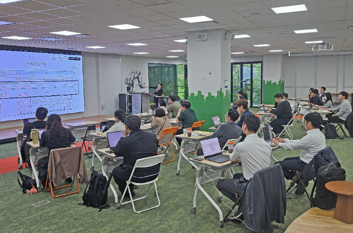 경기도경제과학진흥원은 28일 성남 판교 스타트업캠퍼스에서 '2026년 경기 청년창업 글로벌 프론티어(G-Frontier)' 발대식을 열었다. 경기도경제과학진흥원 제공