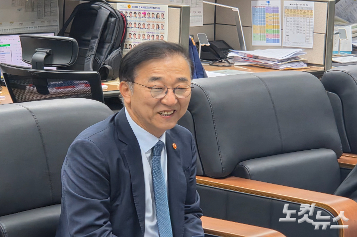 김윤덕 국토교통부 장관이 29일 전북도의회에서 기자간담회를 하고 있다. 최명국 기자