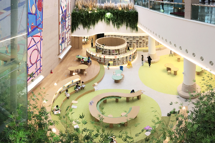 부산시청 들락날락. 부산시 제공