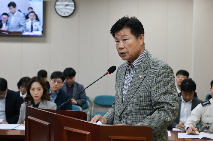 전라남도의회 김문수 의원(더불어민주당·신안 1)이 29일 전남도의회 제398회 임시회 상임위원회서 '전라남도 청년 탈모 치료 지원 조례안'을 대표 발의했다. 전남도의회 제공