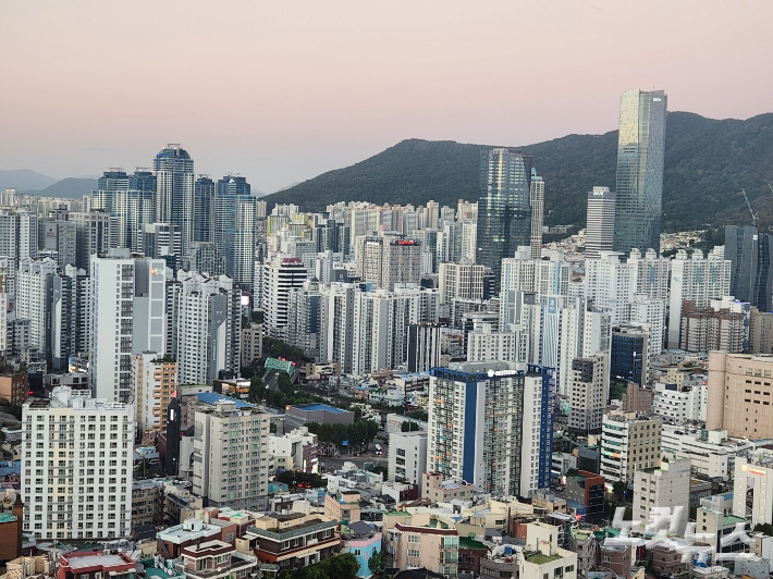 부산 도심. 박상희 기자