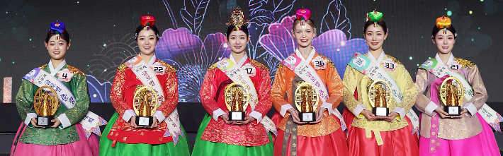 왼쪽부터 춘향 정 김도현, 선 이소은, 진 김하연, 미 리나, 숙 김서원, 현 이현아. 남원시 제공