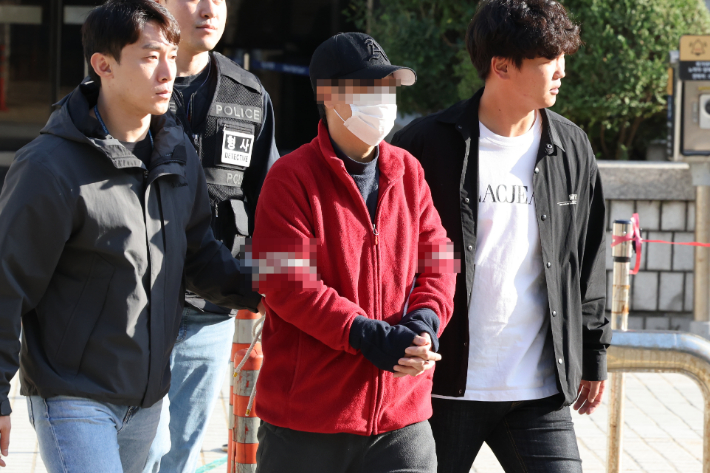 한동훈 집 앞에 흉기를 두고 간 혐의를 받는 40대 남성. 연합뉴스