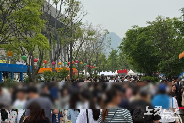 2일 오후 서울 광화문광장에서 열린 '2026 광화문 가족동행축제'에 가족단위 시민들이 몰렸다. 김태헌 기자