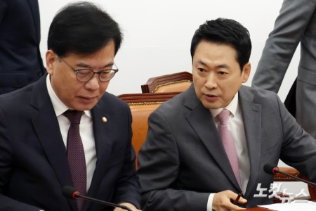 대화하는 장동혁-송언석