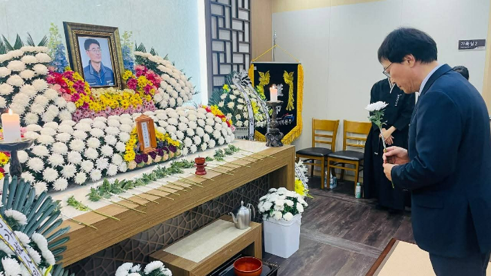 장관호 교육감 후보가 조문하고 있다. 장관호 후보 제공