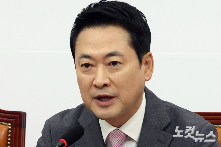 국민의힘 장동혁 대표가 4일 서울 여의도 국회에서 열린 최고위원회의에서 발언을 하고 있다. 윤창원 기자