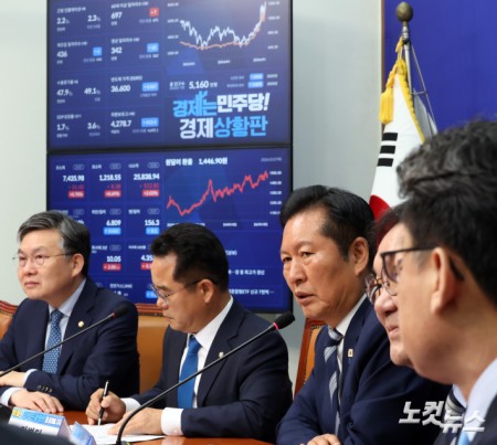 더불어민주당 정청래 대표가 7일 서울 여의도 국회에서 열린 